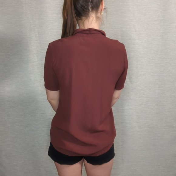 Short Sleeve button front blouse - Picture 4 of 10